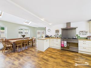 Kitchen/Dining Room- click for photo gallery
